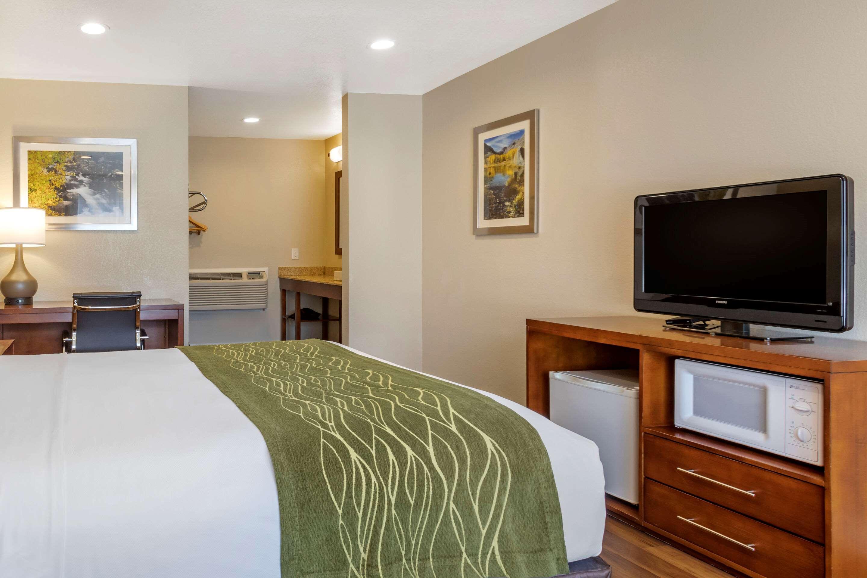 Comfort Inn Бишоп Экстерьер фото