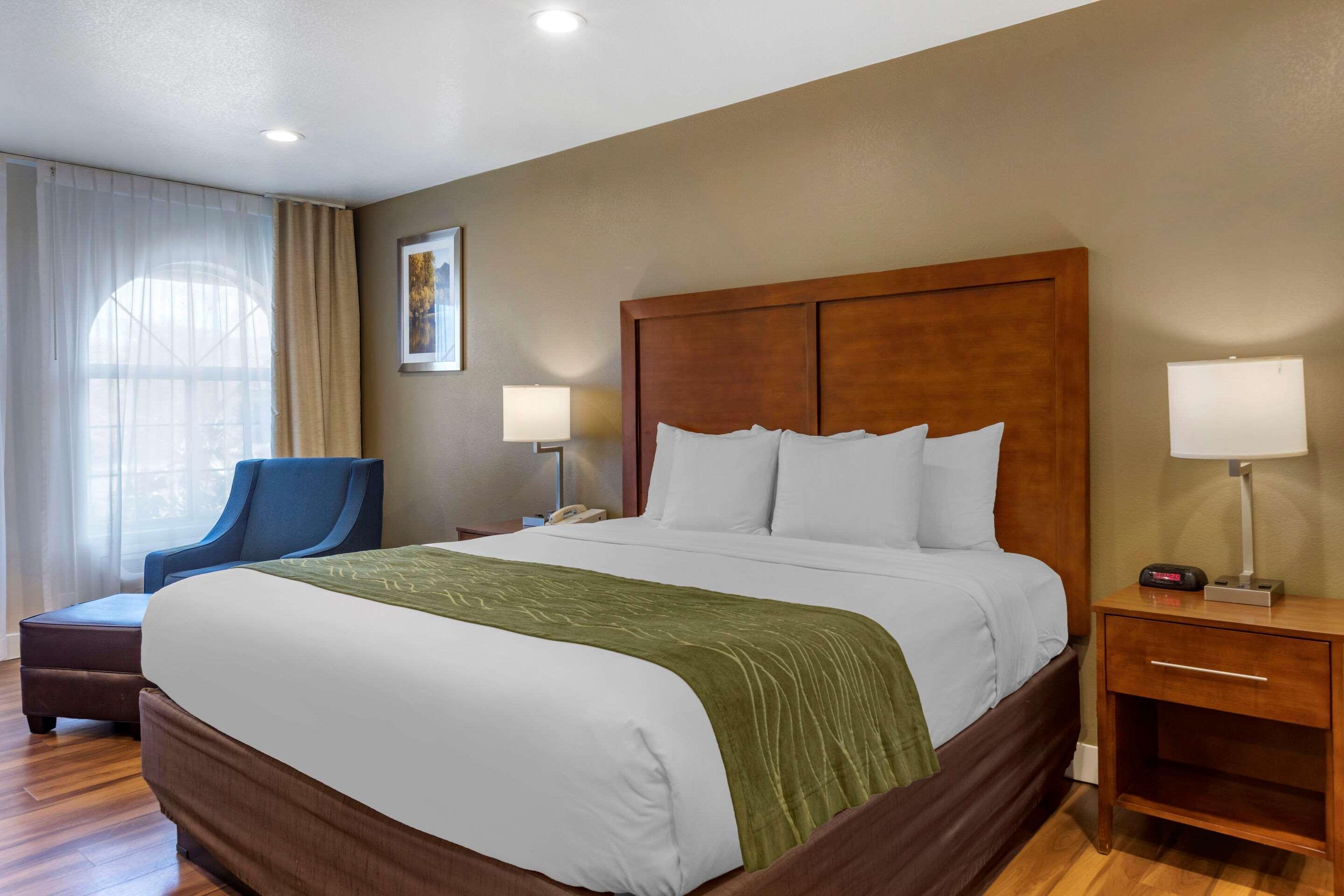 Comfort Inn Бишоп Экстерьер фото